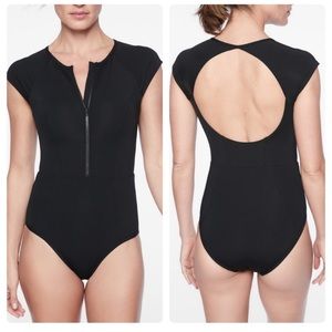 Athleta Cortes Short Sleeve One Piece Swim Suit Bathing Suit Black size medium